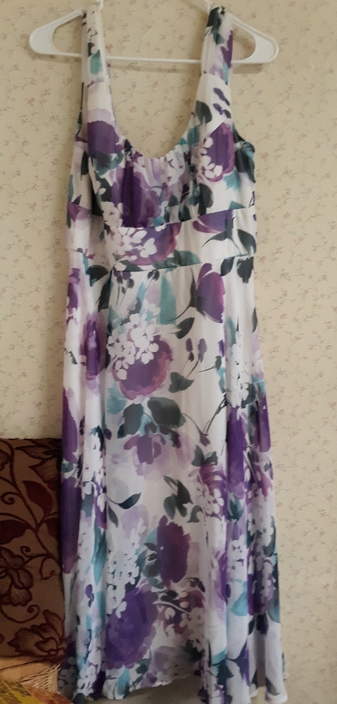 Dress - Picture 2 of 3